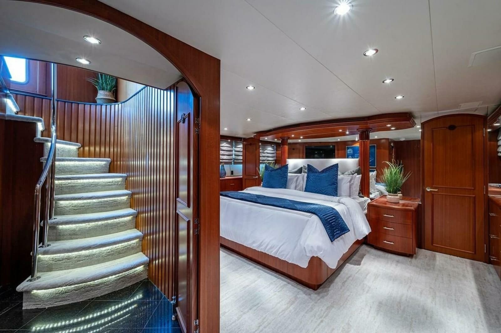 2003 Hatteras 100 Raised Pilothouse