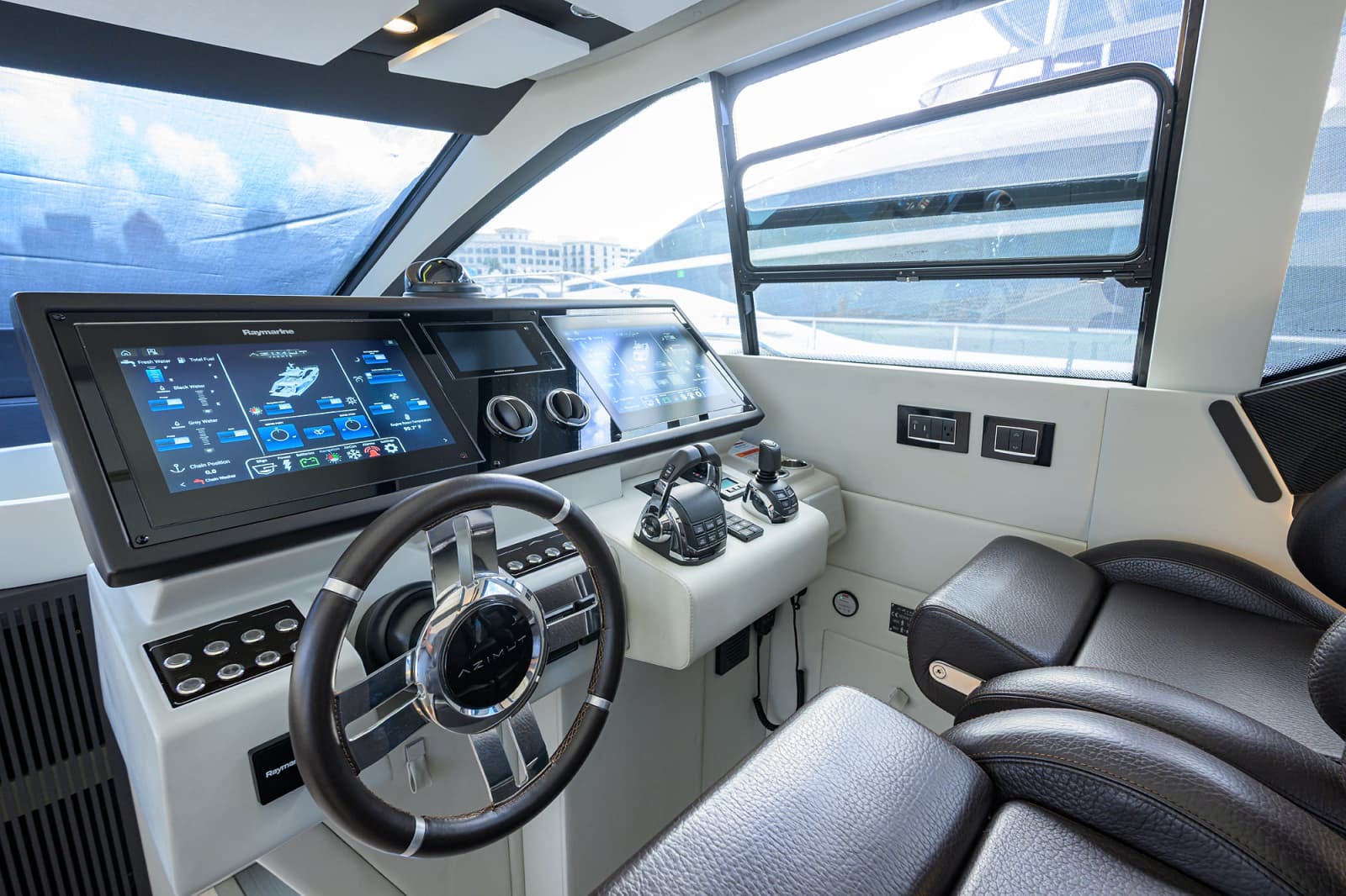 2019 Azimut S7