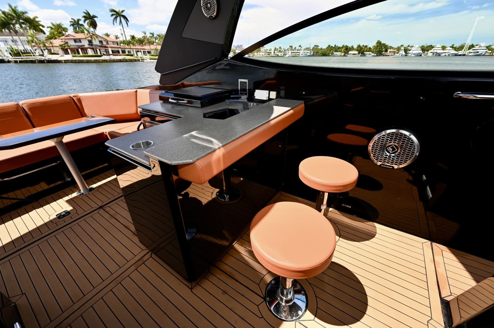 2022 Cruisers Yachts 38 GLS OB