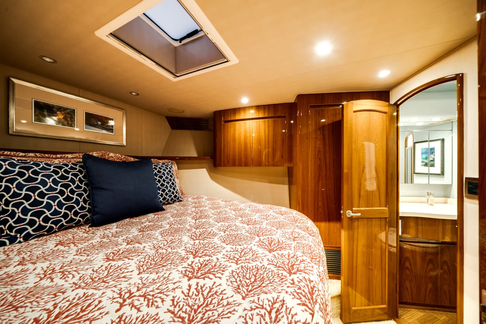 2015 Viking 70 CV ENCLOSED BRIDGE