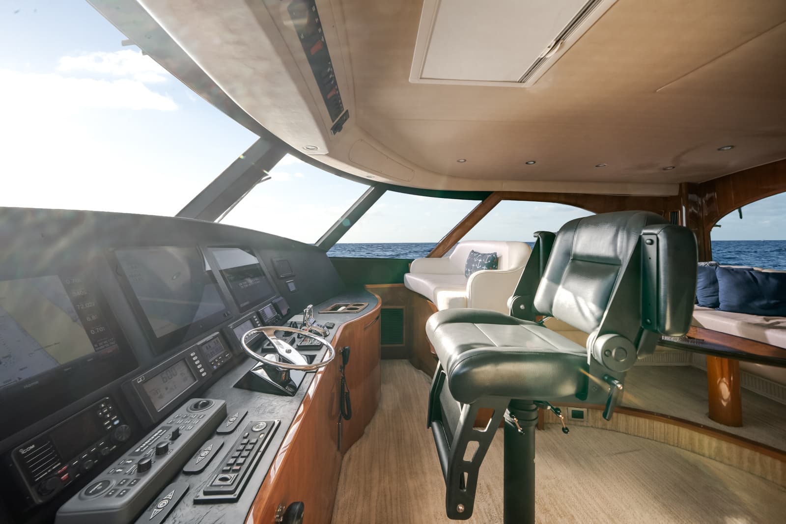 2015 Viking 70 CV ENCLOSED BRIDGE