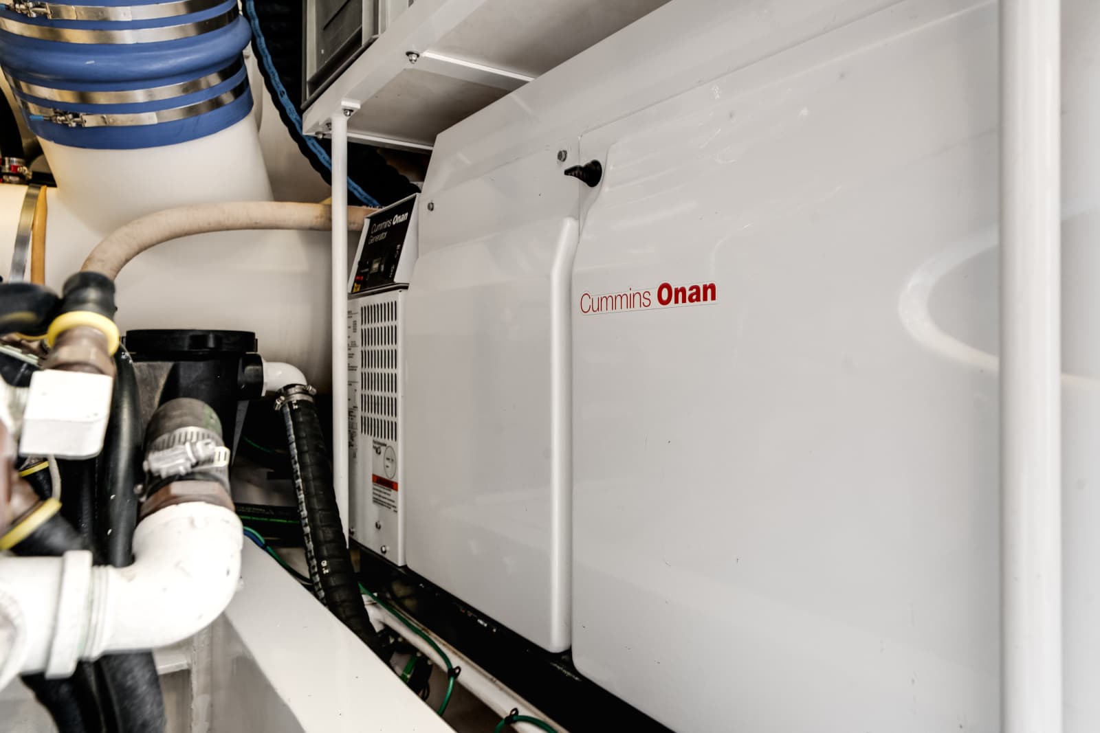 2015 Viking 70 CV ENCLOSED BRIDGE