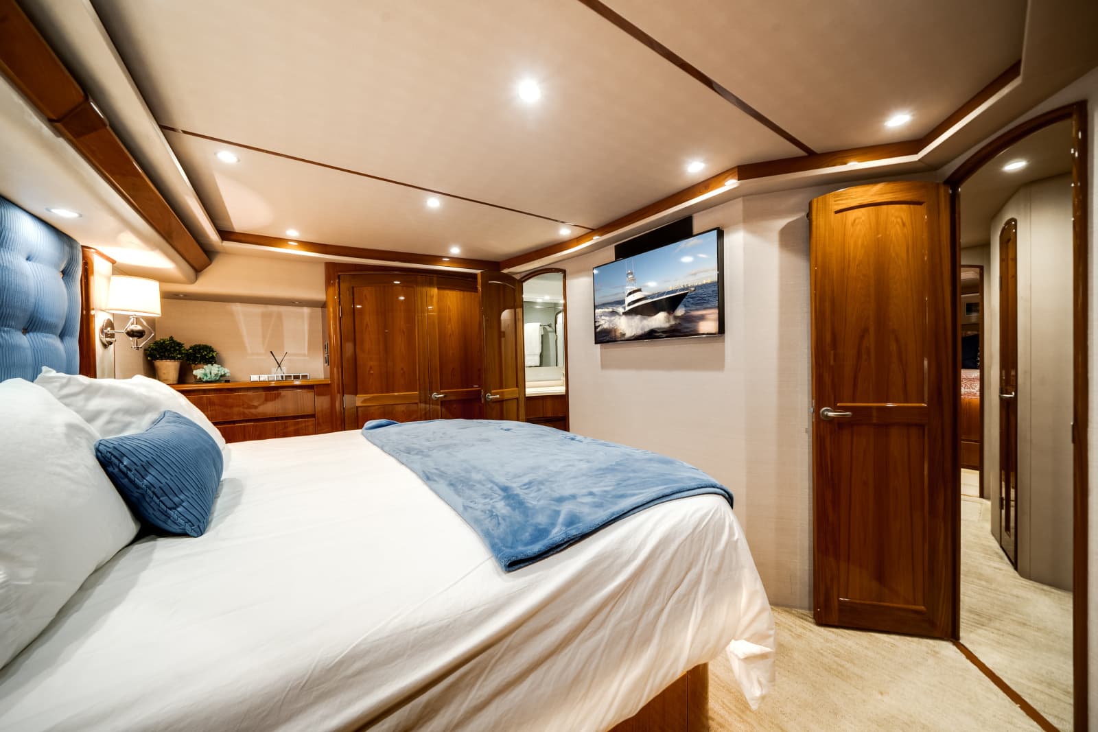 2015 Viking 70 CV ENCLOSED BRIDGE
