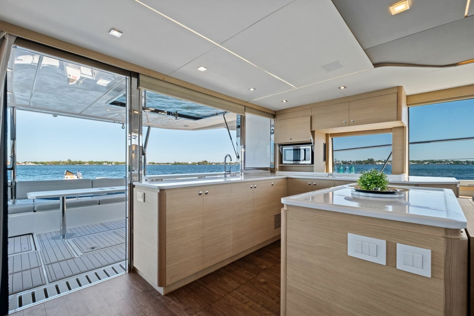 2022 54 Aquila Powercat 'Remarkable I'