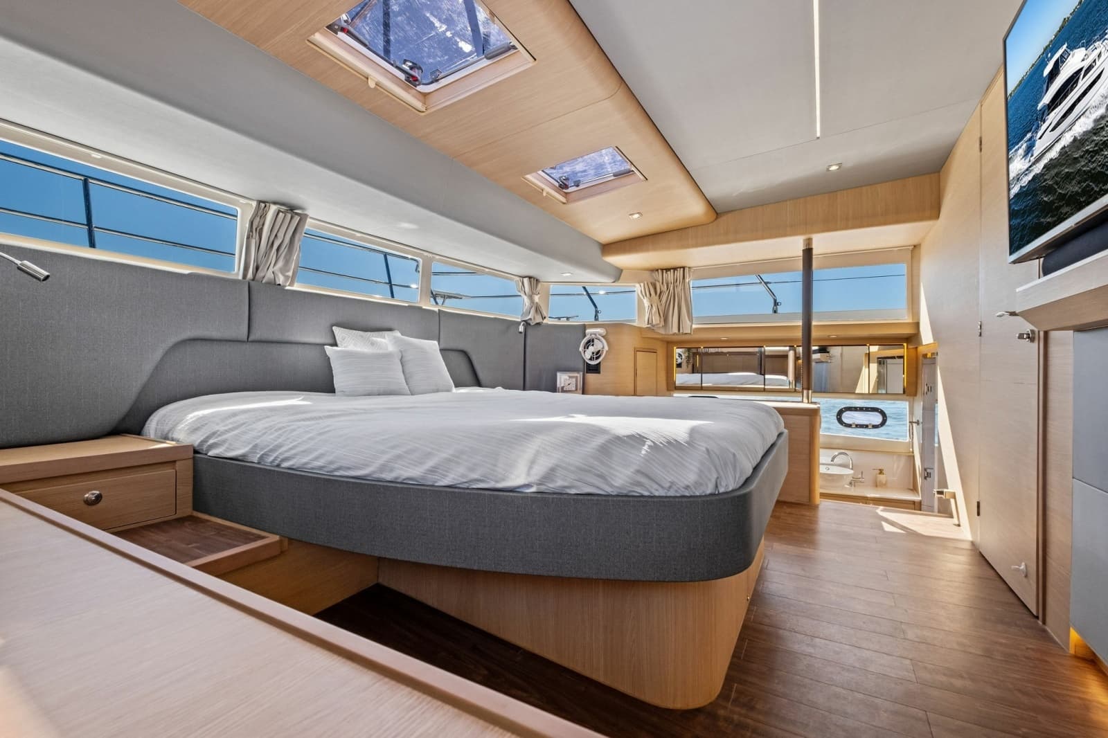 2022 54 Aquila Powercat 'Remarkable I'