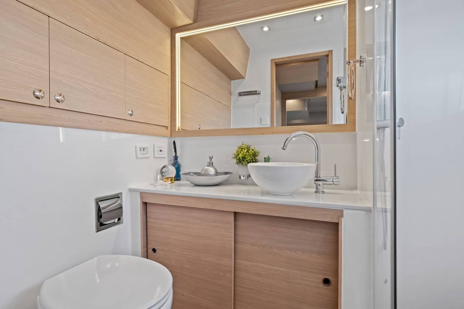 2022 54 Aquila Powercat 'Remarkable I'