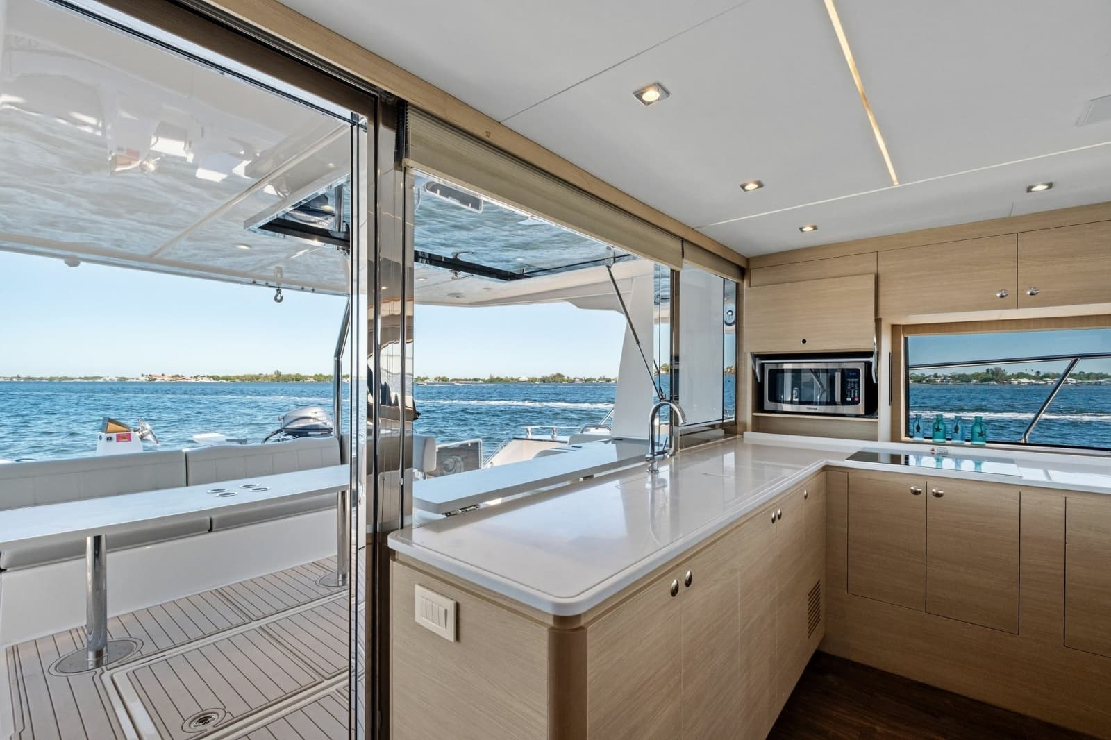2022 54 Aquila Powercat 'Remarkable I'