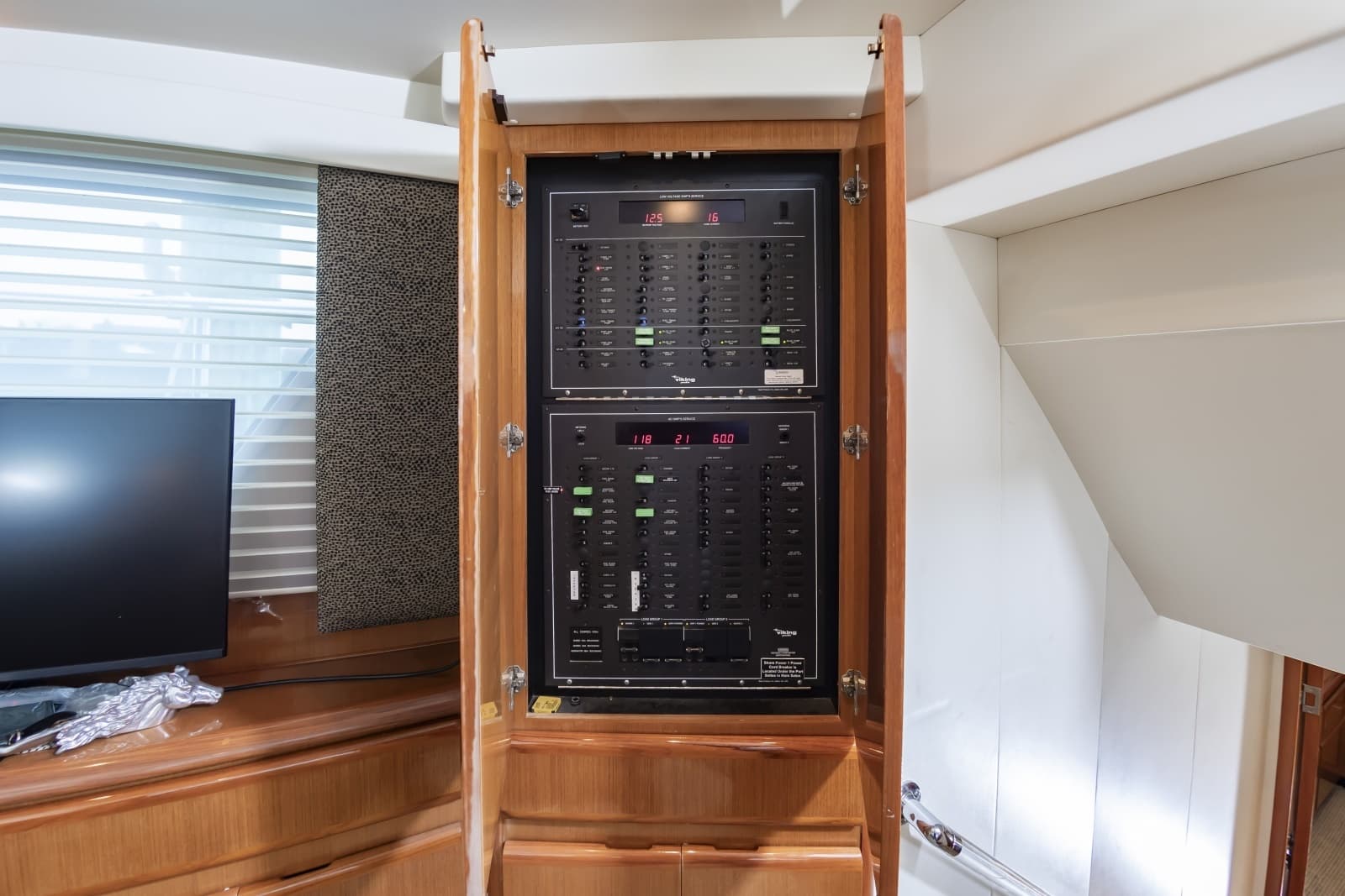 60VikingDarkHorse066