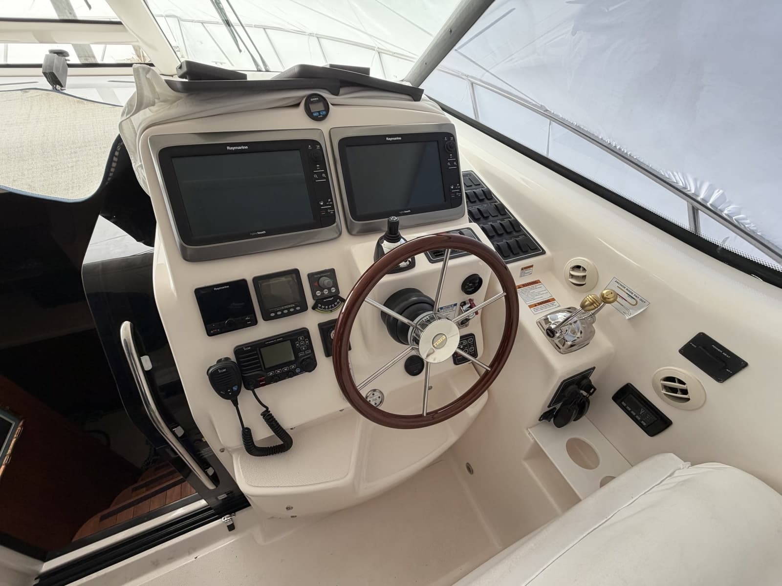 2006 Tiara Yachts 43 Sovran