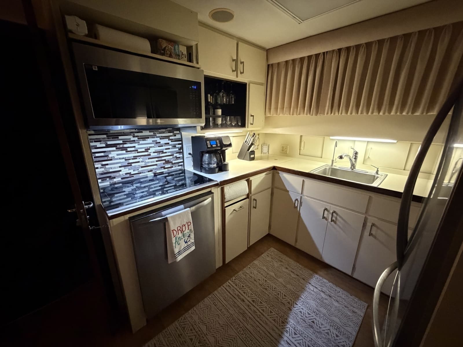 1987 Hatteras Motor Yacht