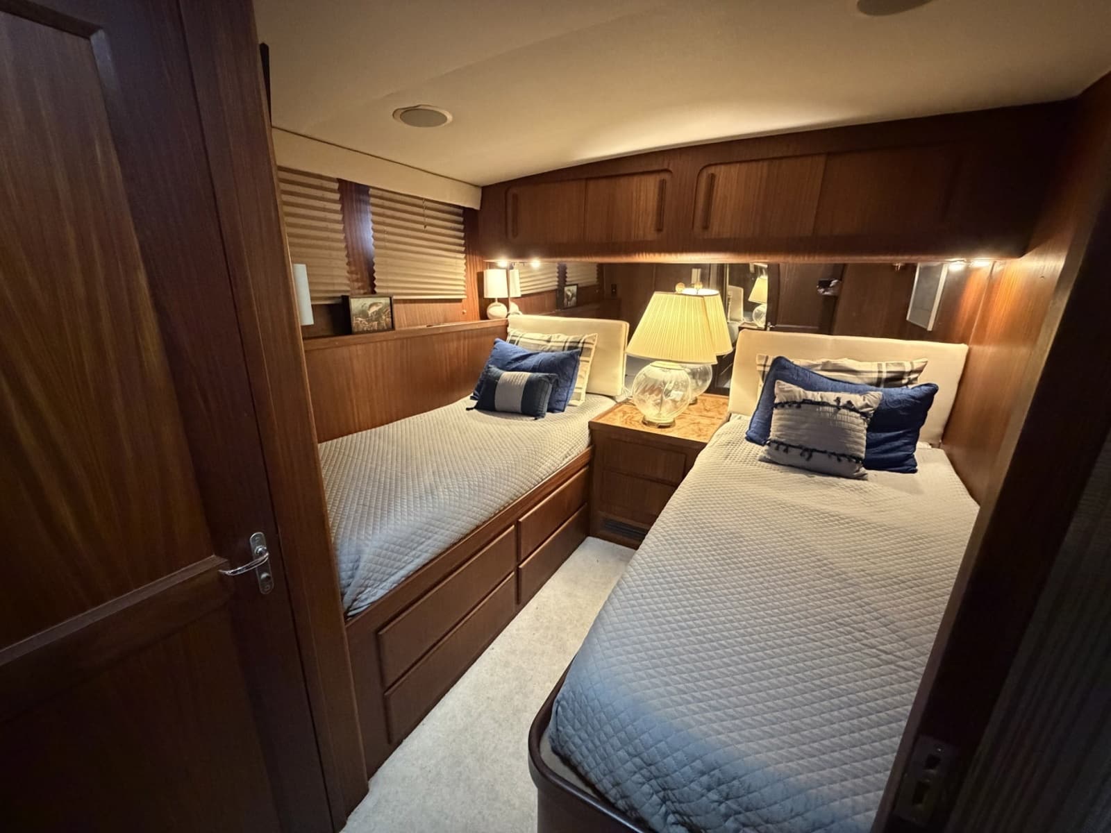 1987 Hatteras Motor Yacht