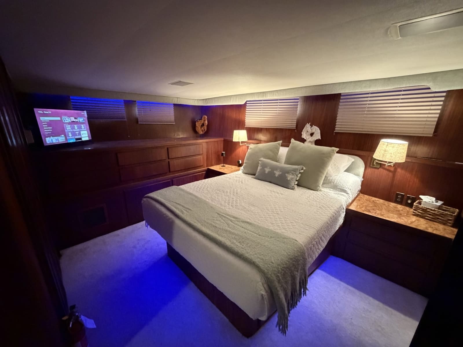 1987 Hatteras Motor Yacht