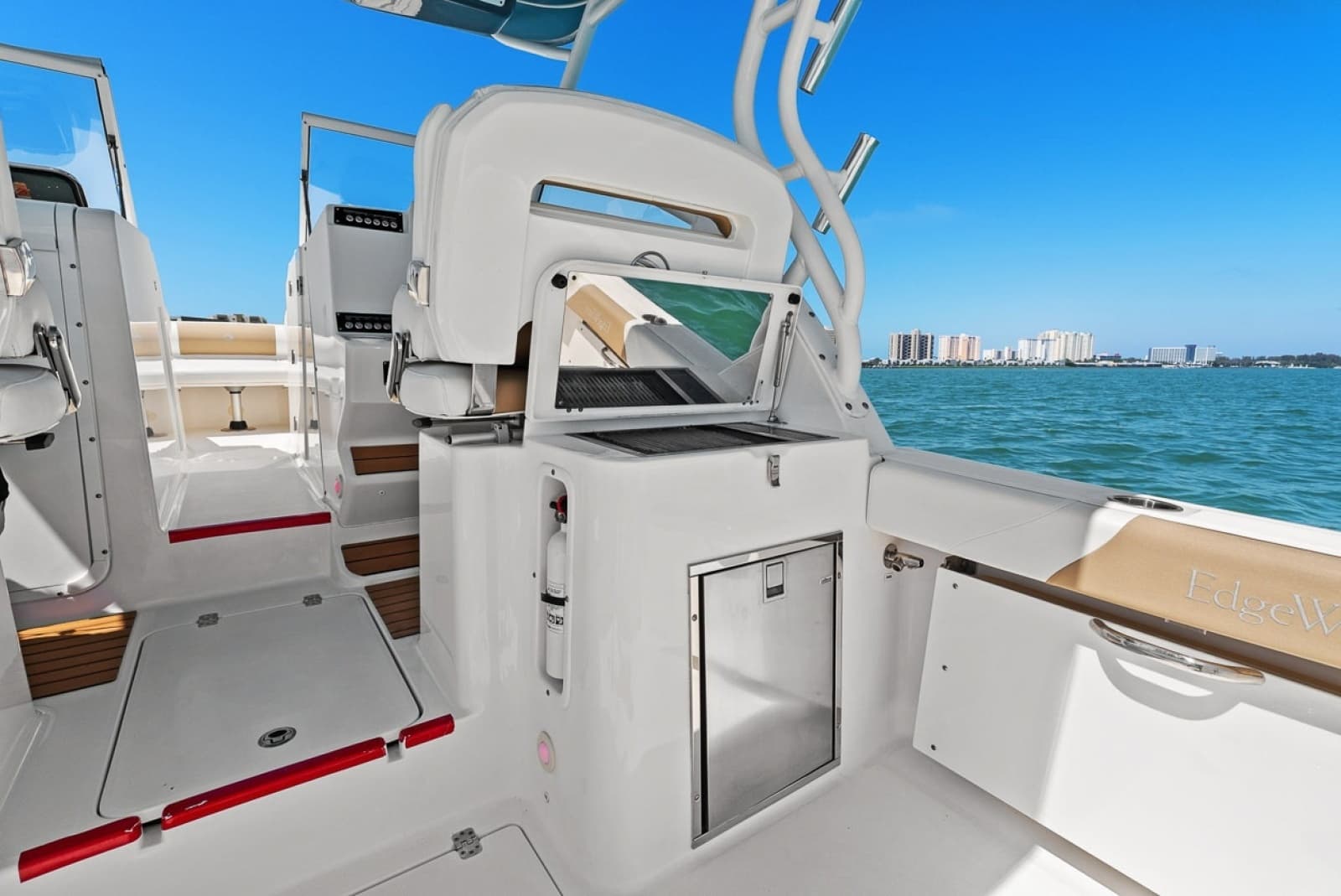 2018 Edgewater 280CX