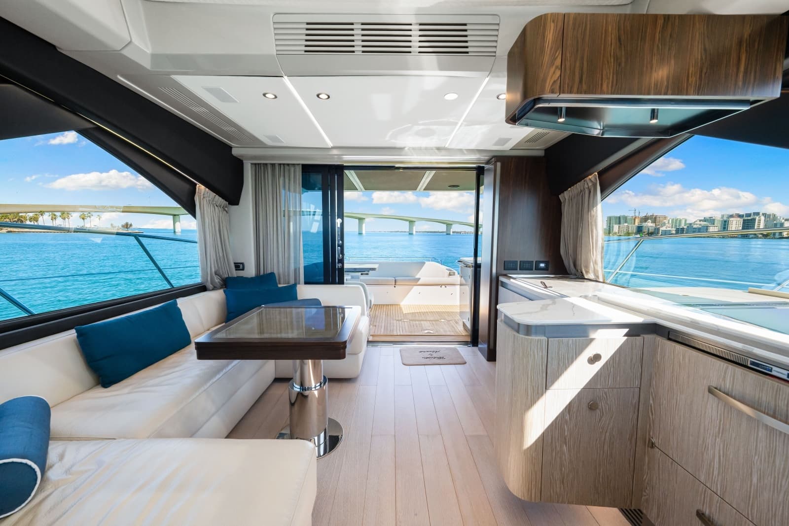 2020 Azimut S6
