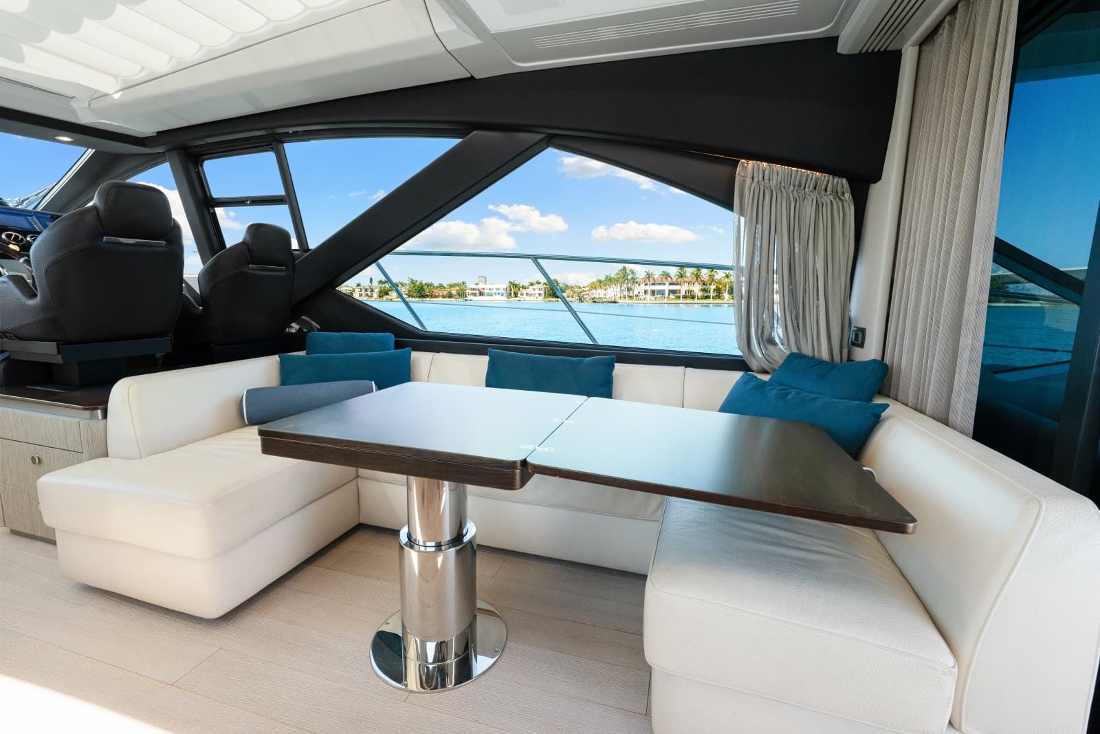2020 Azimut S6