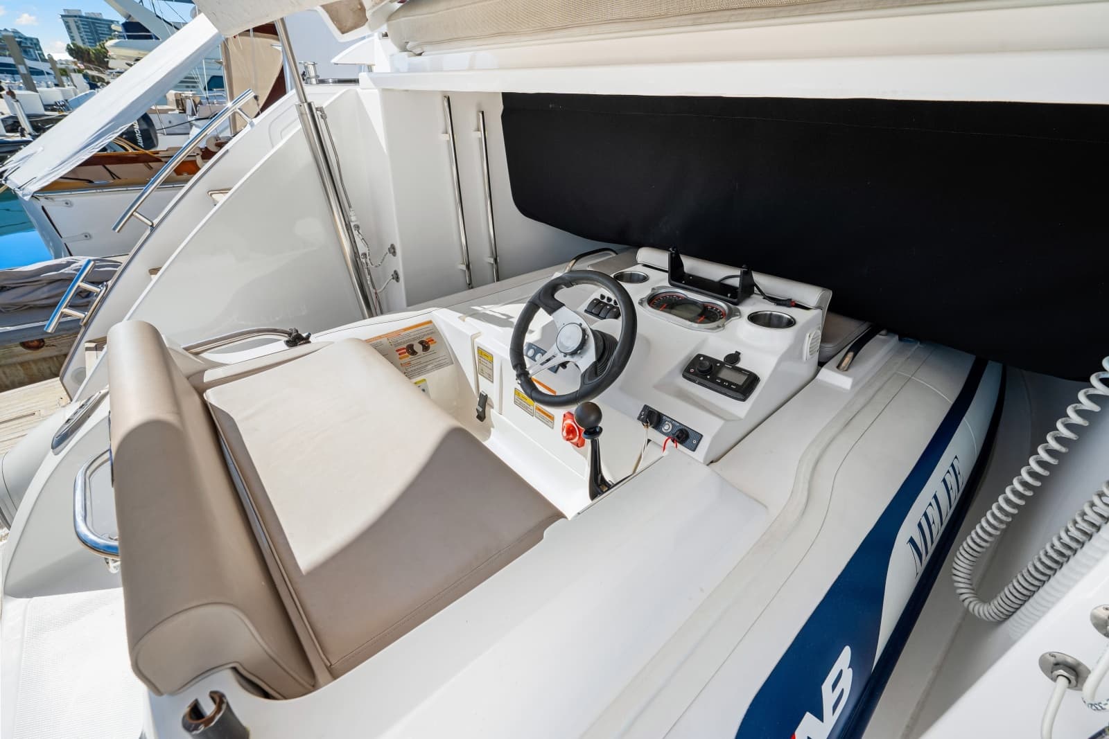 2020 Azimut S6