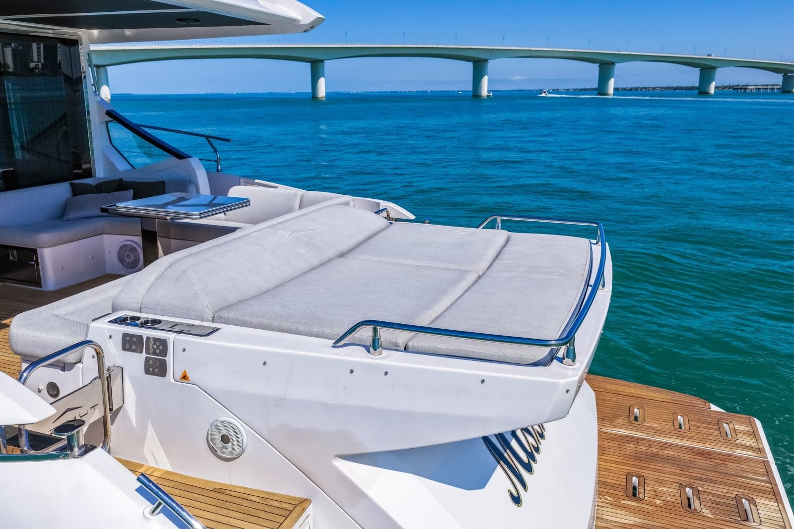 2020 Azimut S6