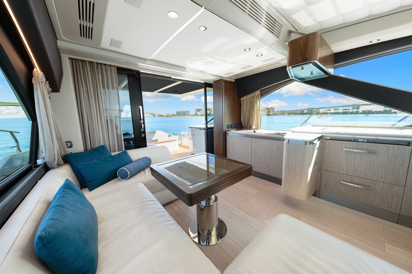 2020 Azimut S6