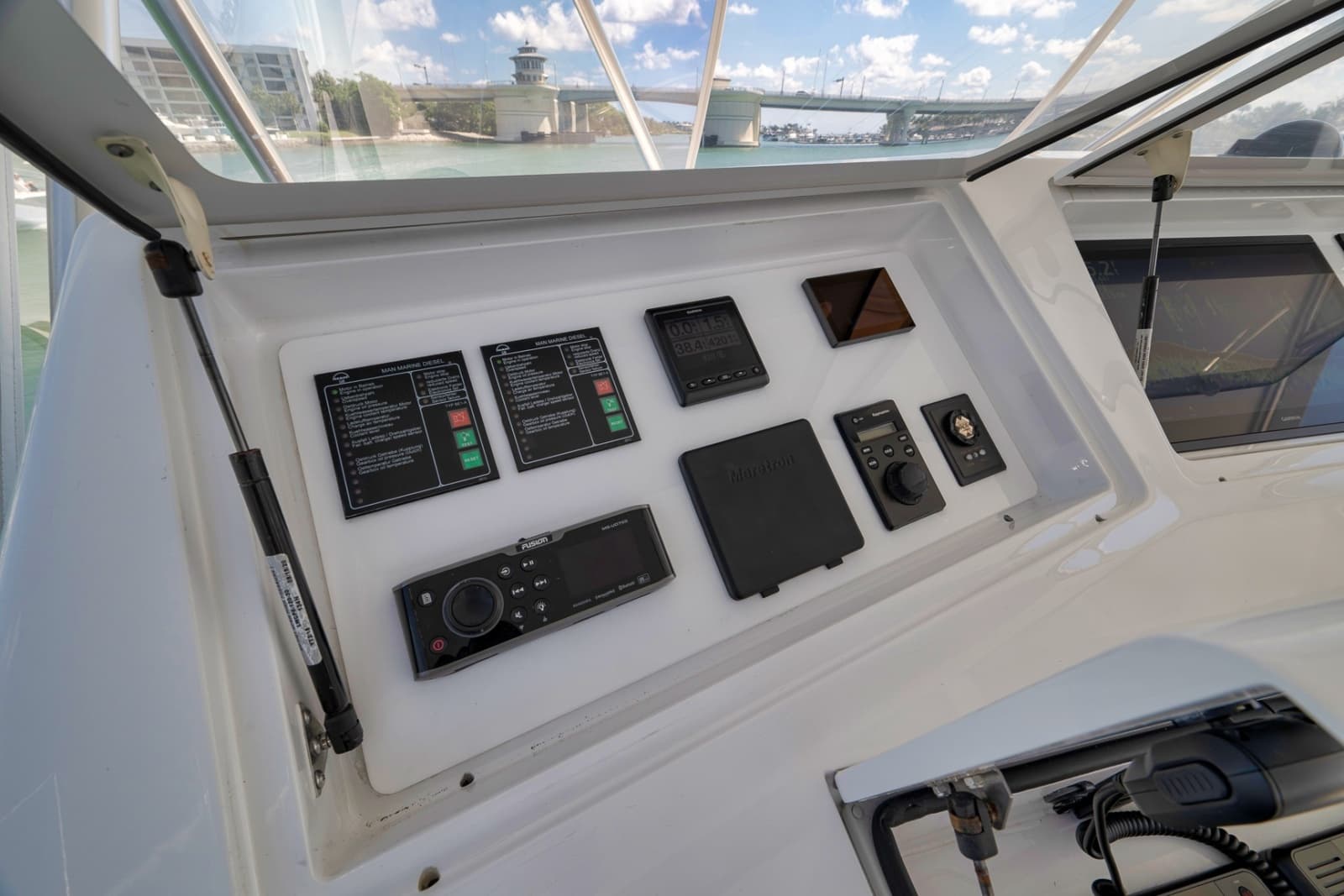 Viking 52 - THE HURRICANE - Flybridge Helm Station Electronics 