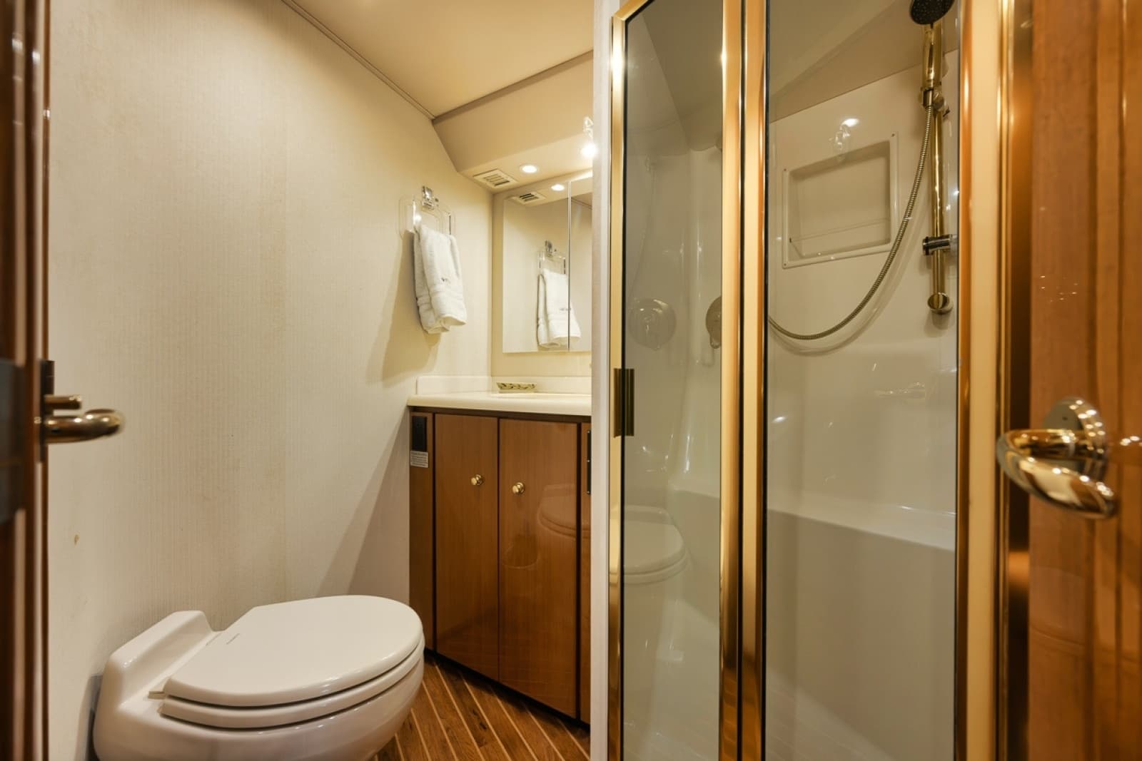 Viking 52 - THE HURRICANE - Master Head