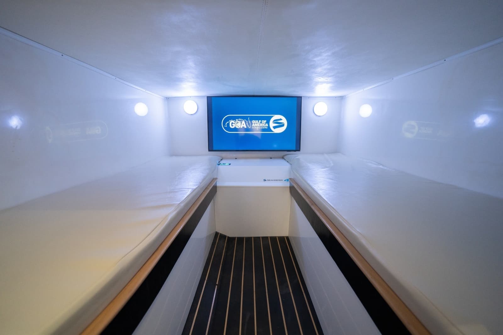 2011 Contender 40 Express