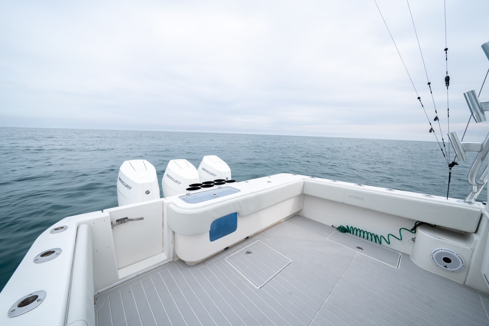 2011 Contender 40 Express