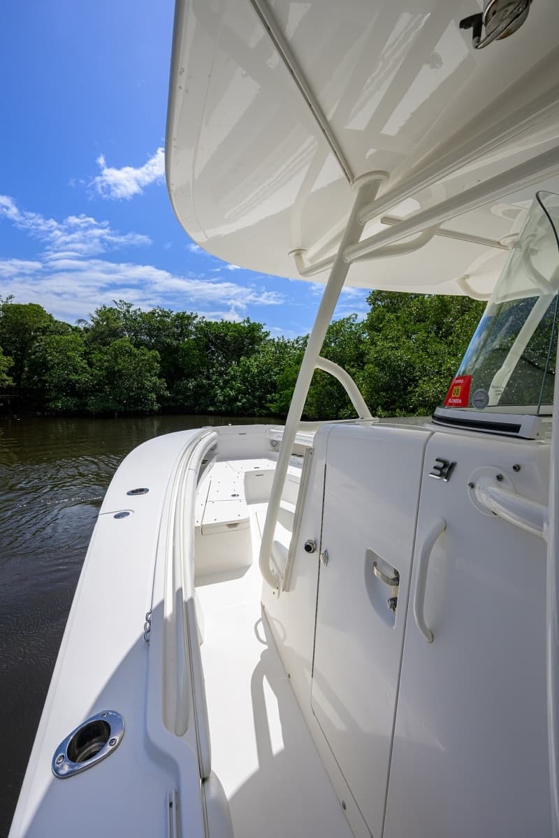 Regulator 31 - Sweet Melissa - Bow