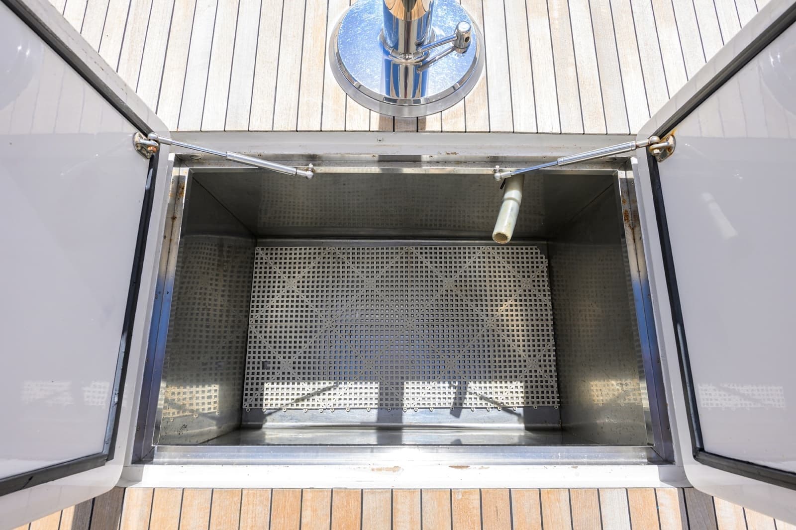 2003 American Custom Yachts 