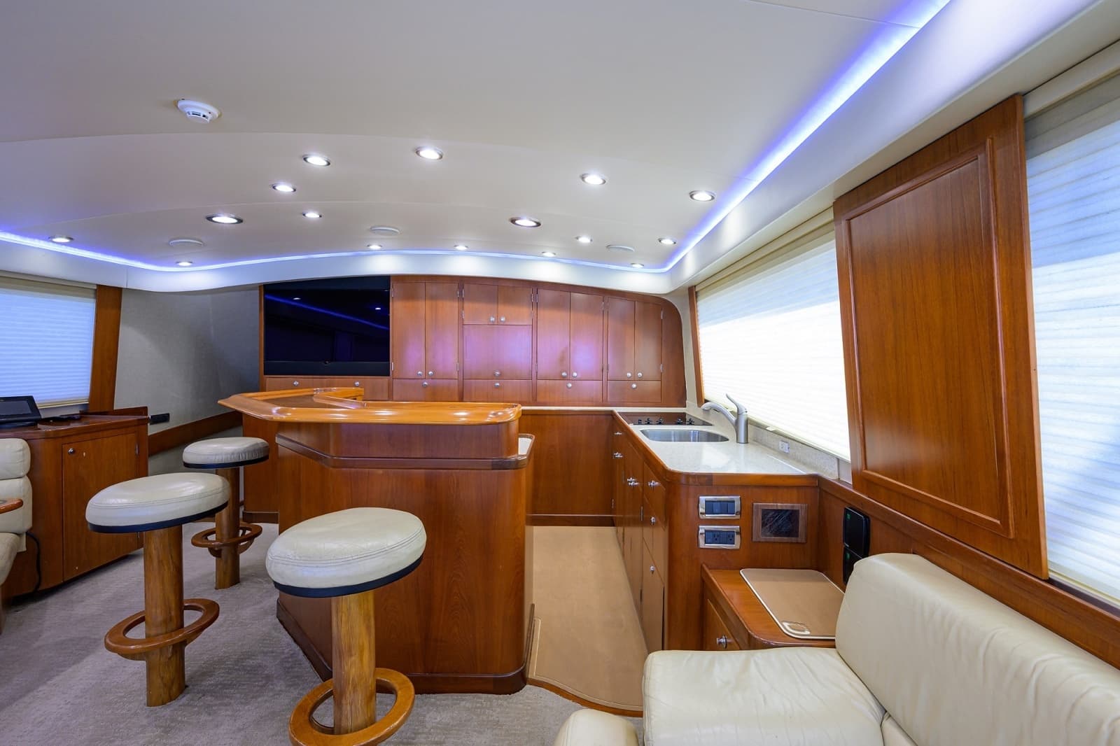 2003 American Custom Yachts 