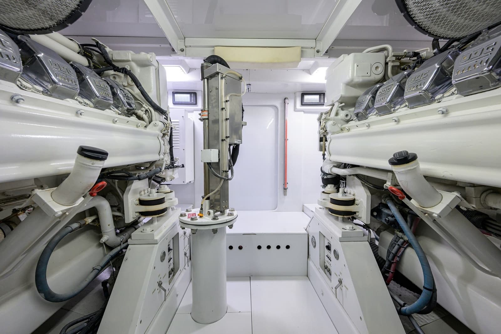 2003 American Custom Yachts 