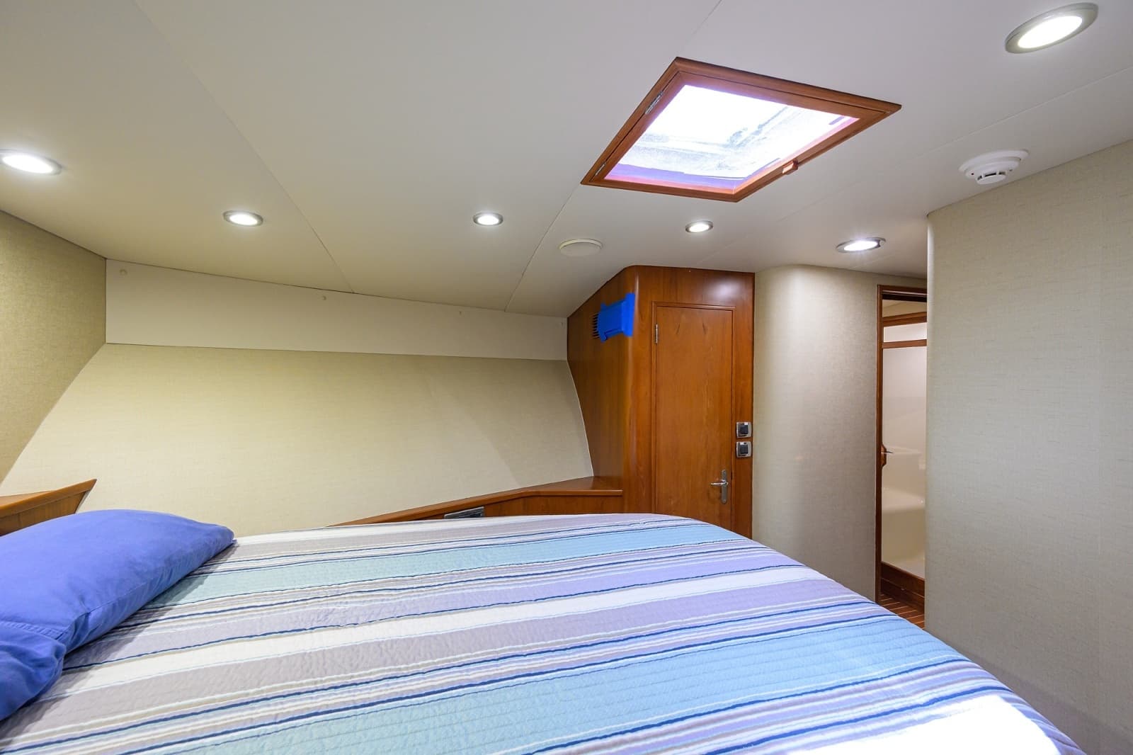 2003 American Custom Yachts 