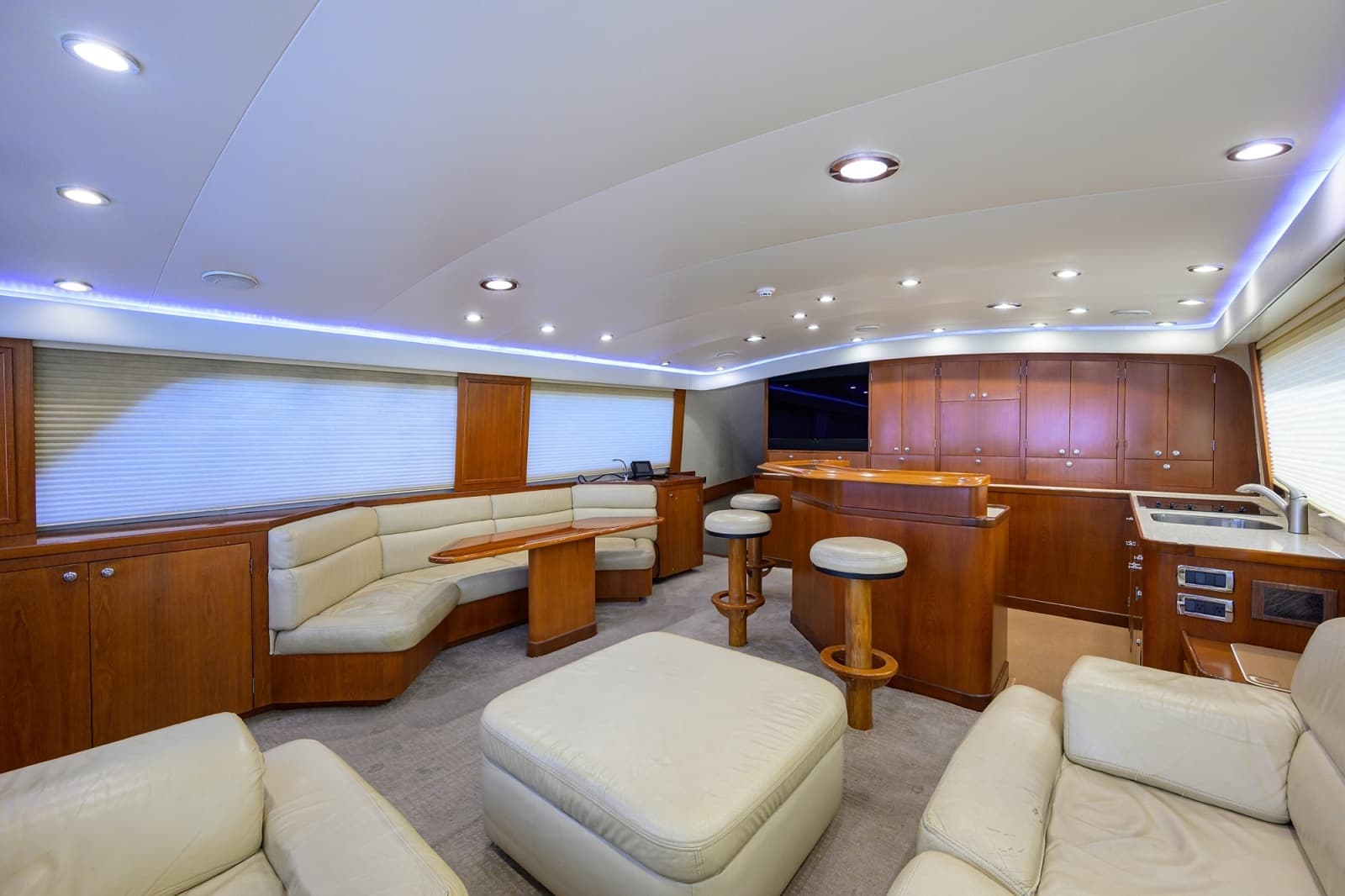 2003 American Custom Yachts 