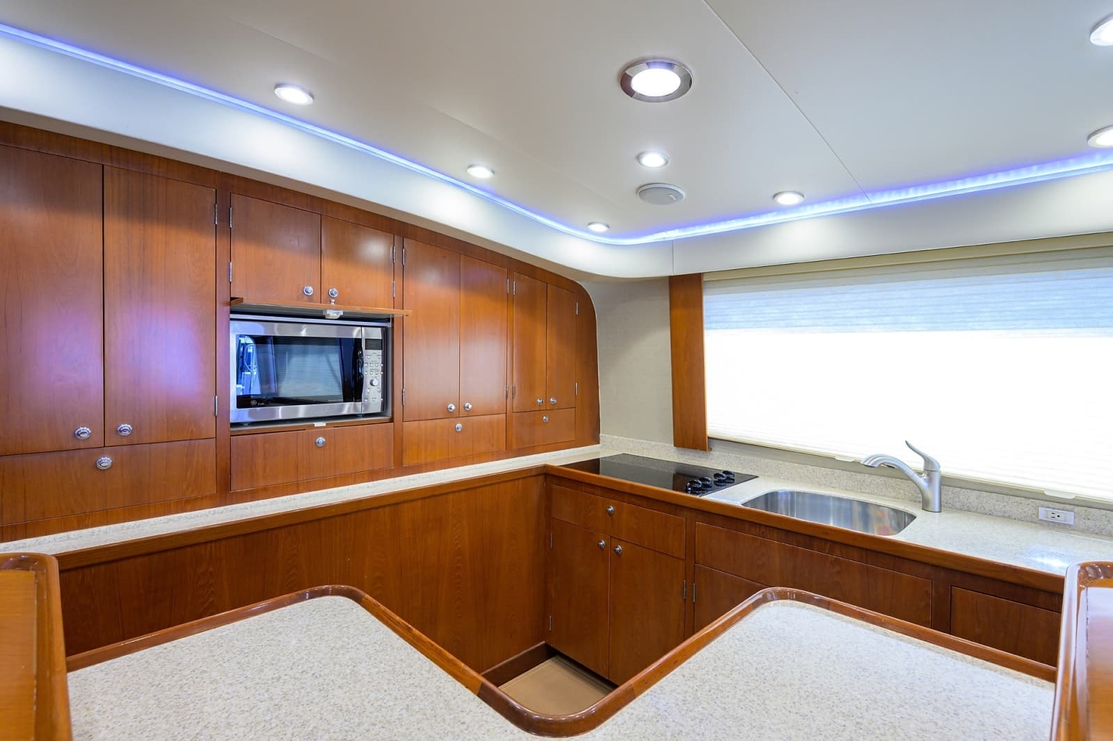 2003 American Custom Yachts 