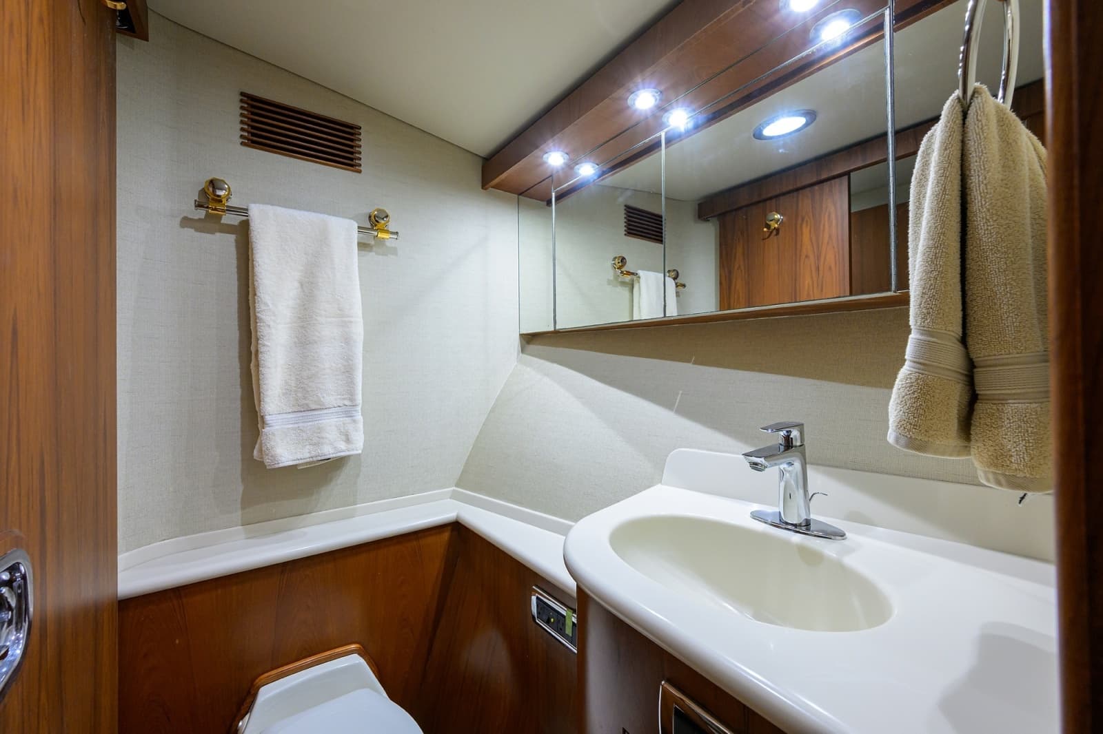 2003 American Custom Yachts 