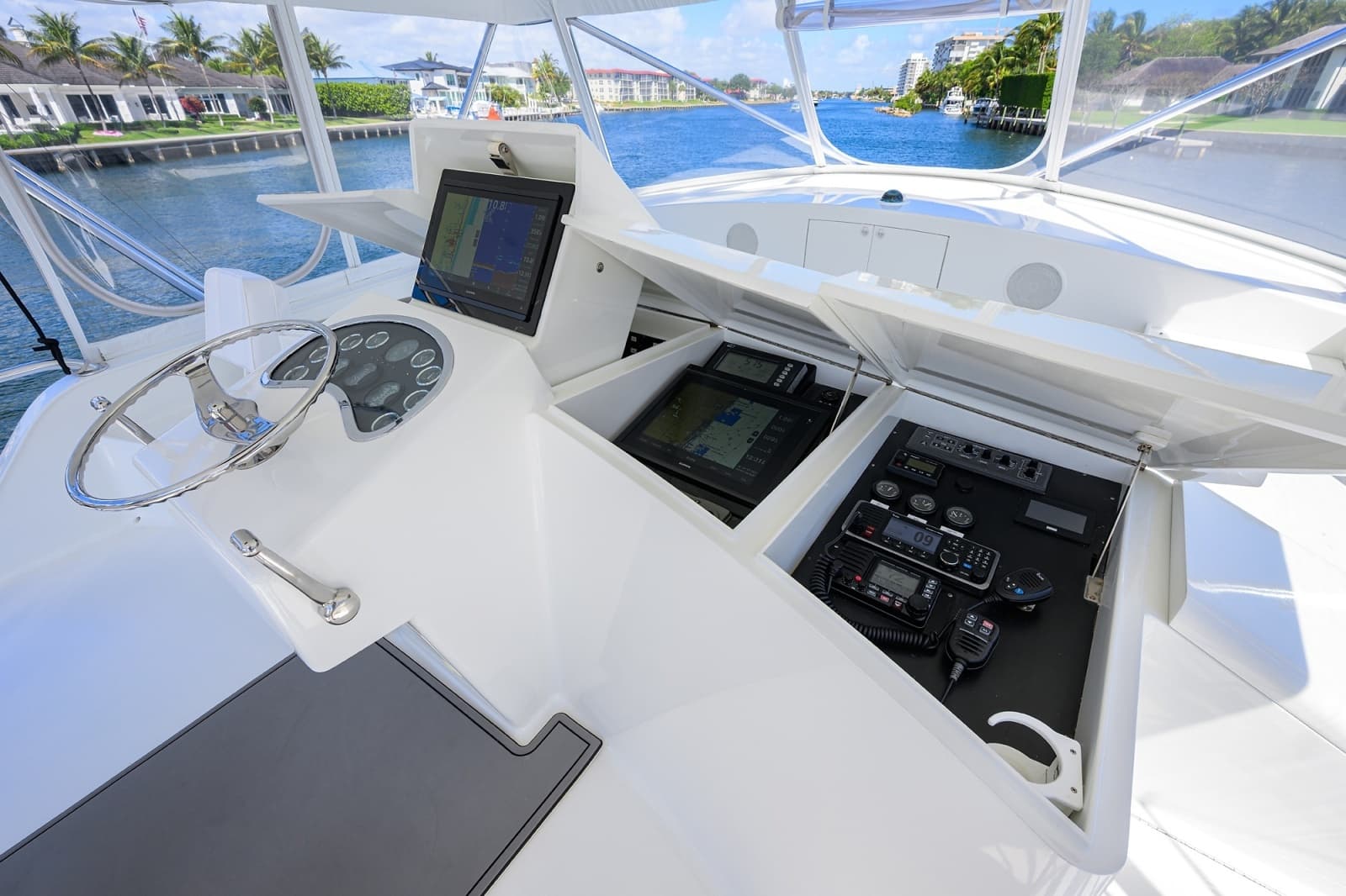 2003 American Custom Yachts 