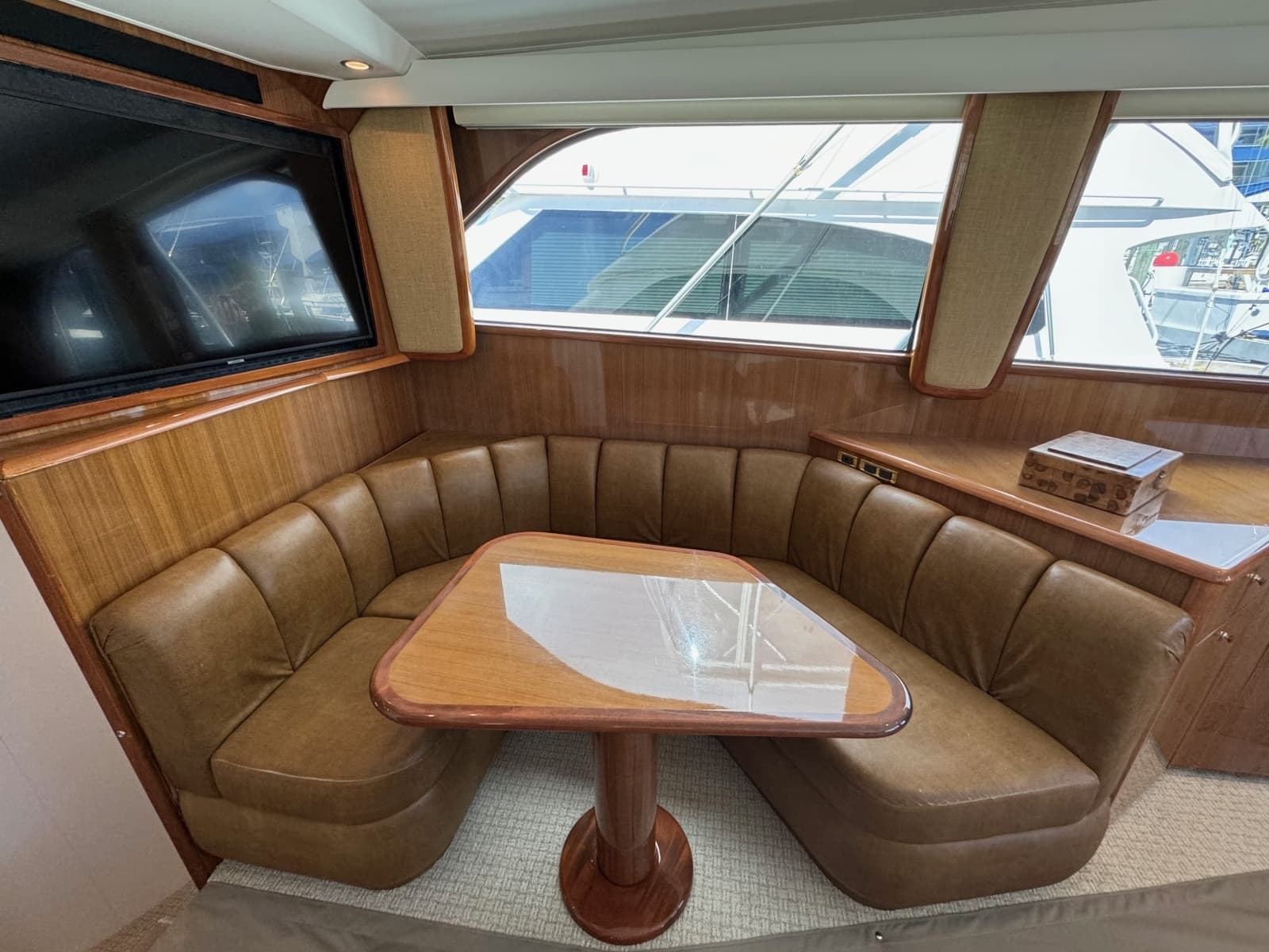 2007 Viking 52 Convertible