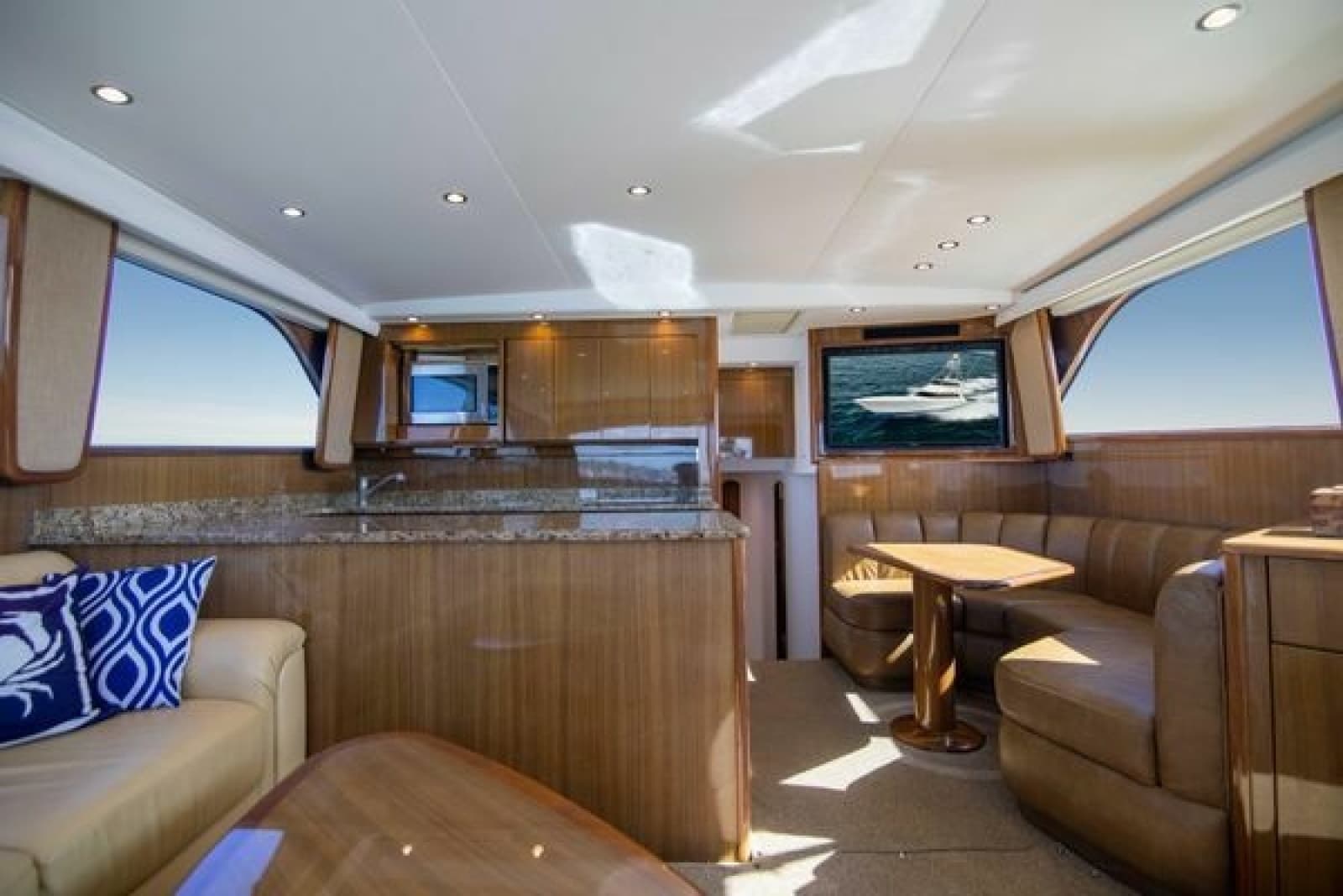 2007 Viking 52 Convertible