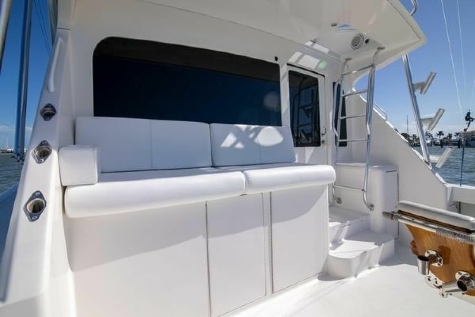 2007 Viking 52 Convertible