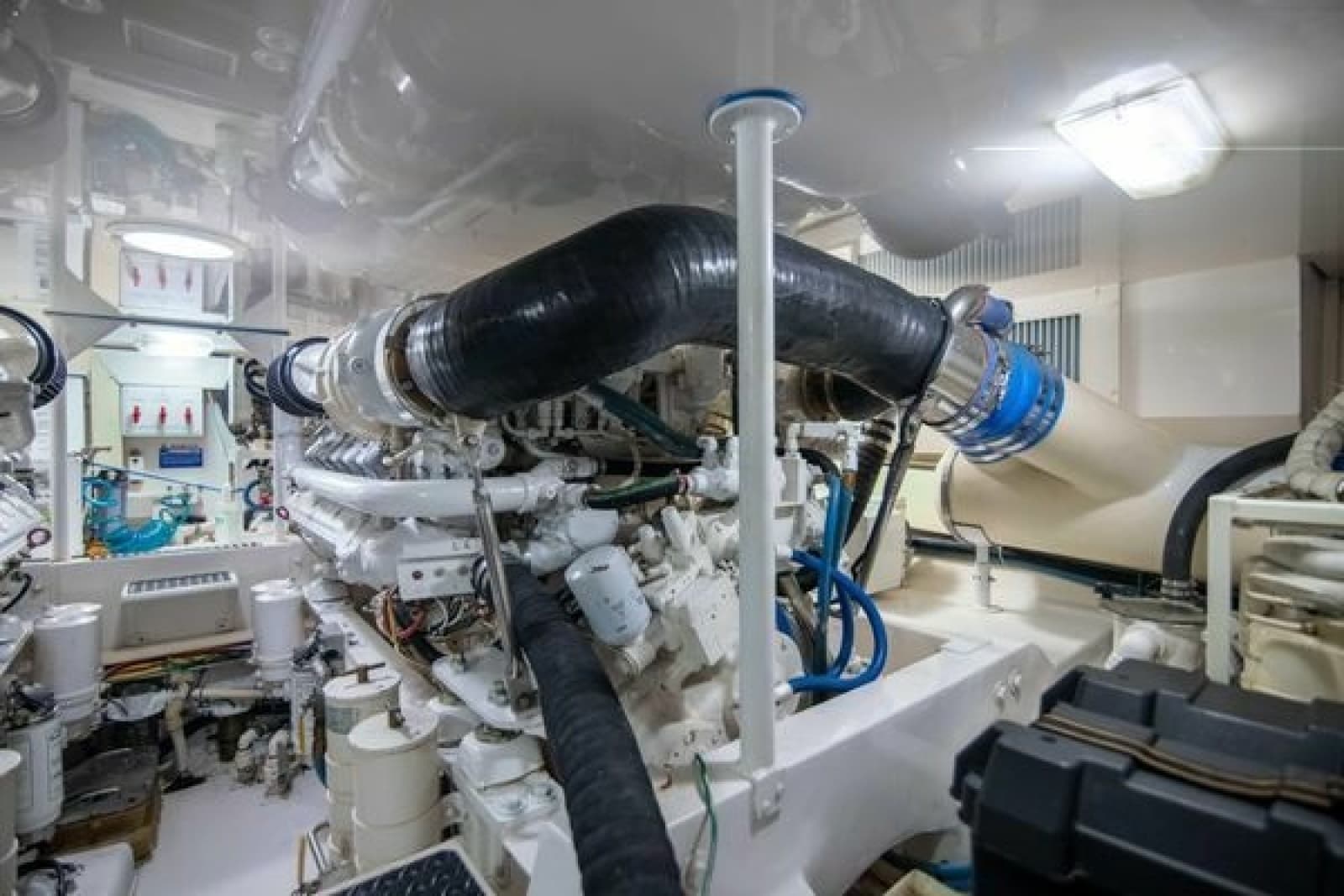 2007 Viking 52 Convertible