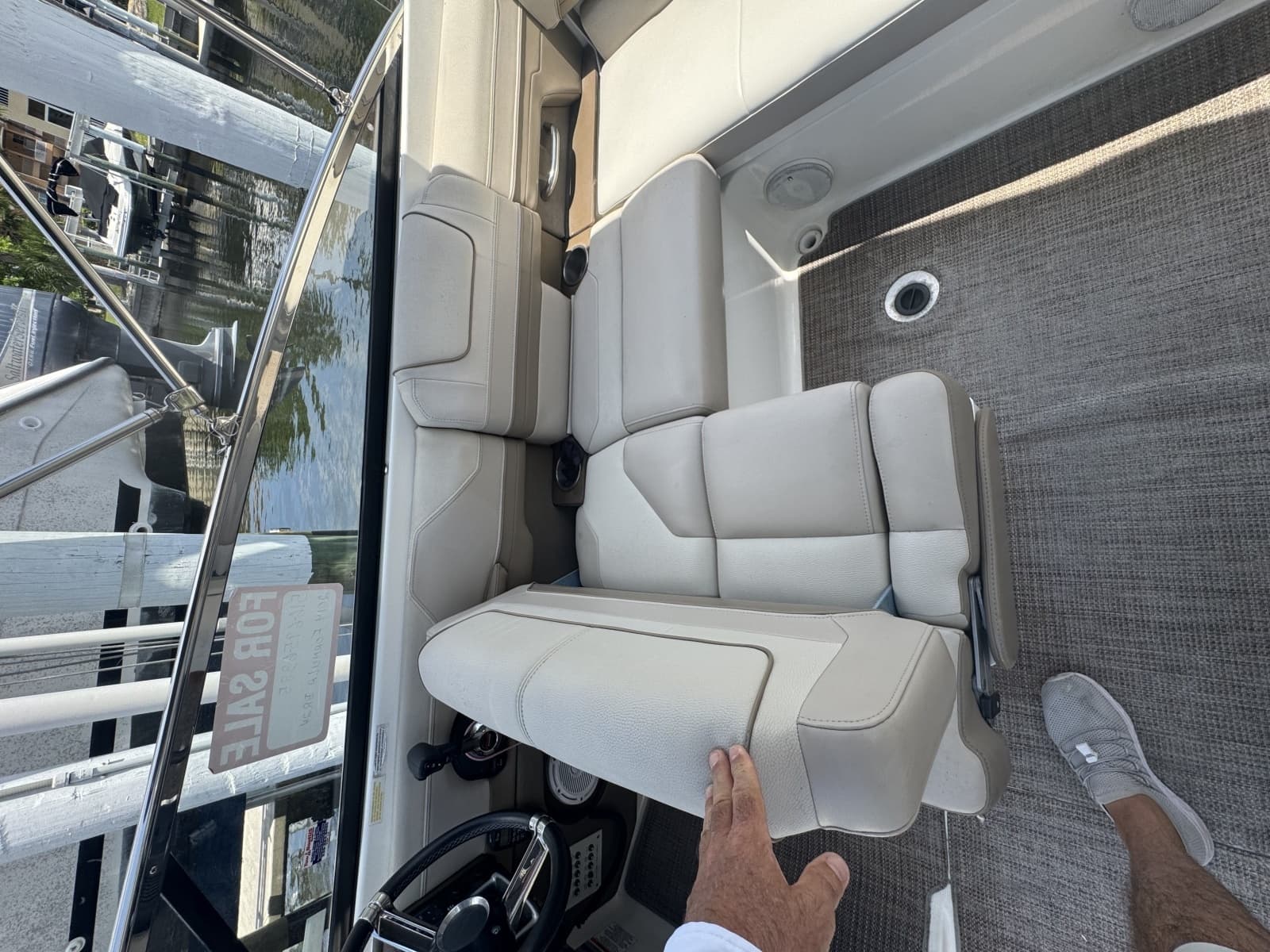 20 Helm Seat Backward