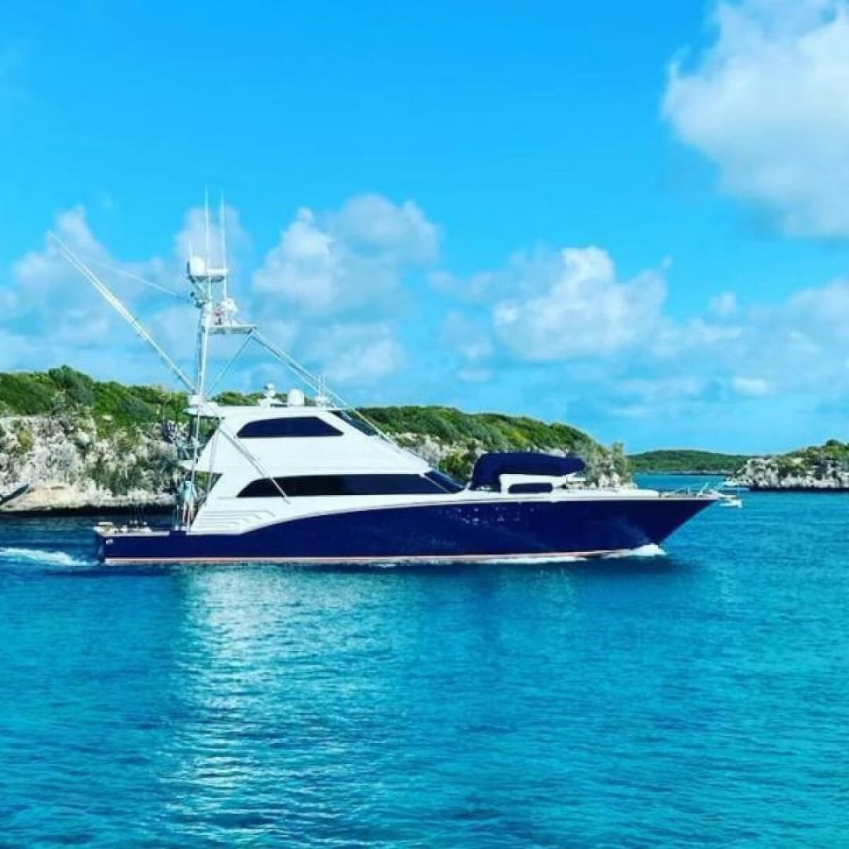 2005 Sea Force IX Enclosed Flybridge