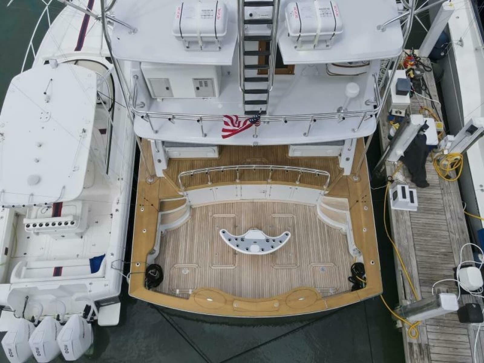 2005 Sea Force IX Enclosed Flybridge