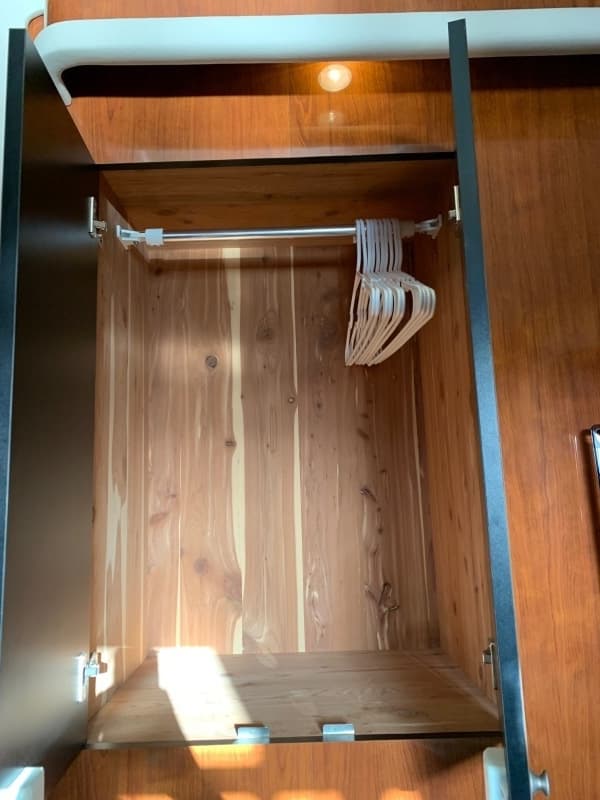 2004 Sea Ray 390 Motor Yacht