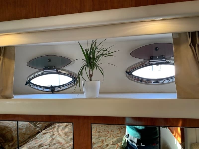 2004 Sea Ray 390 Motor Yacht