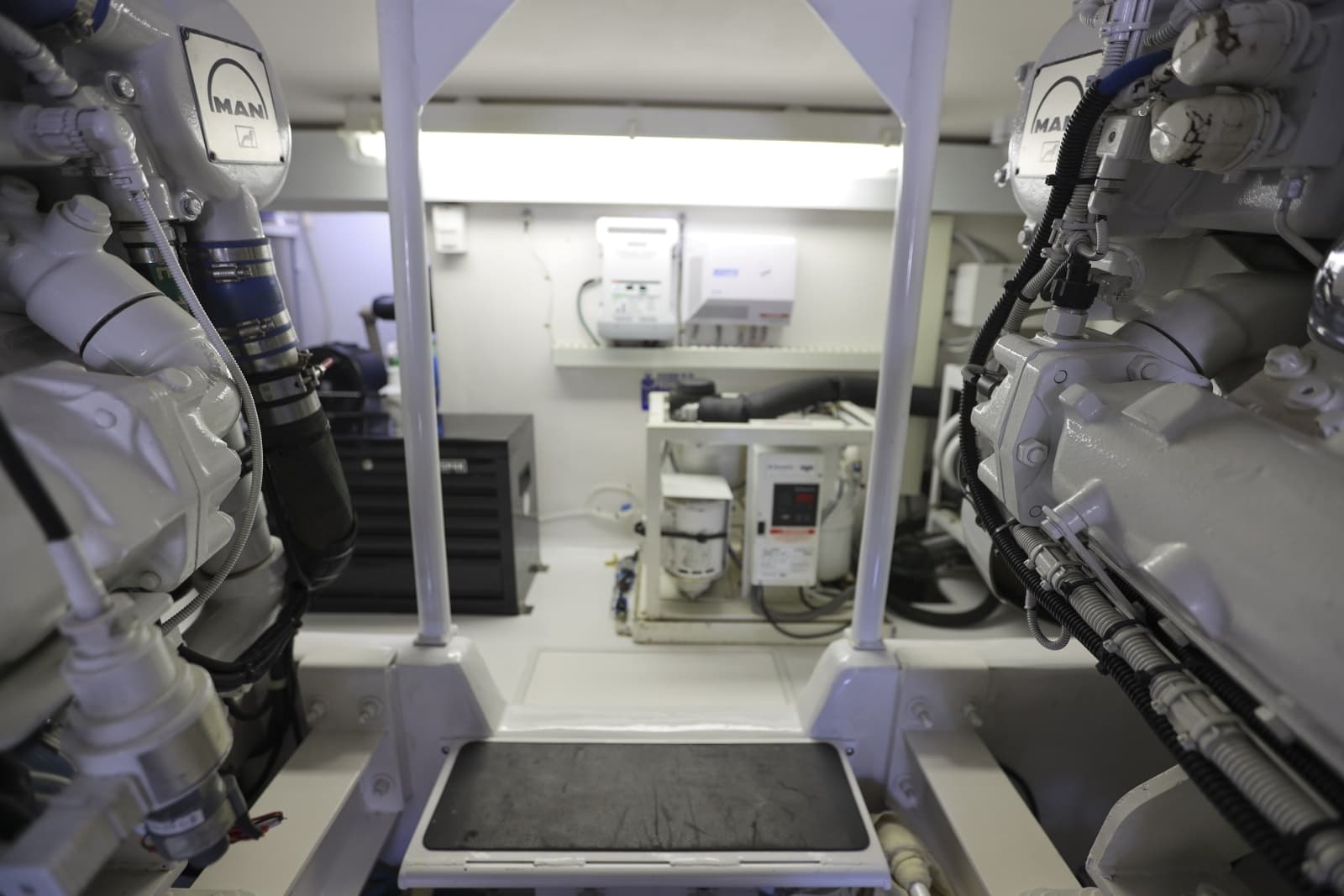 Viking 5- Lady S - Engine Room