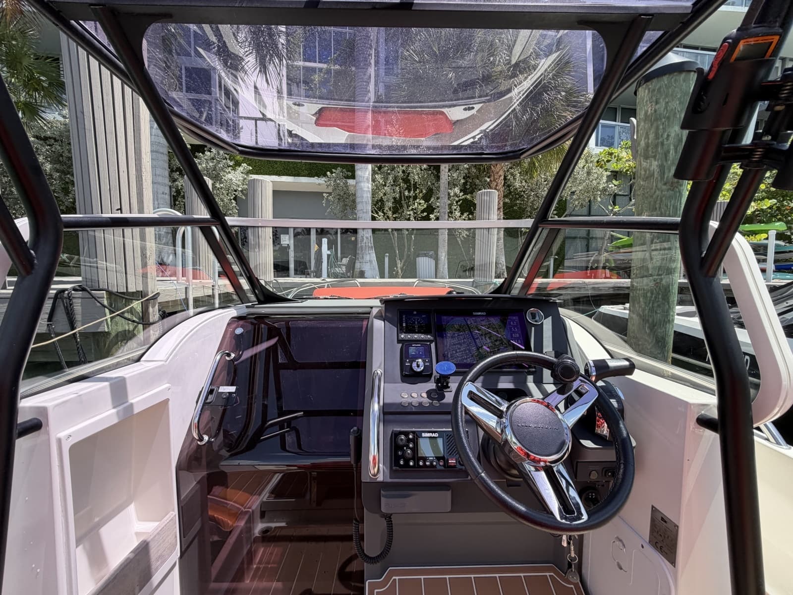 Nimbus 26 - Helm Station Electronics