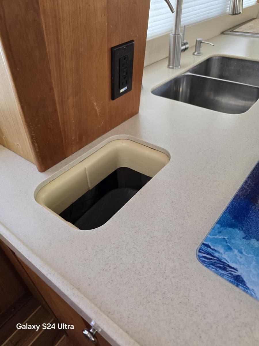 Galley Trash Receptacle