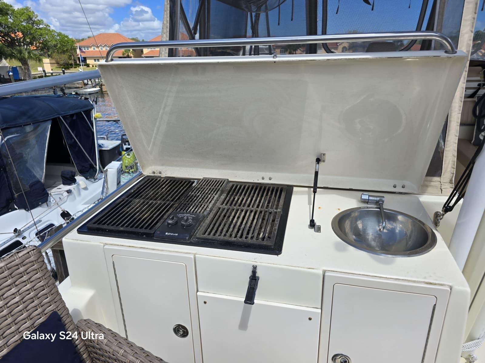Sol Mate Sundeck Grill