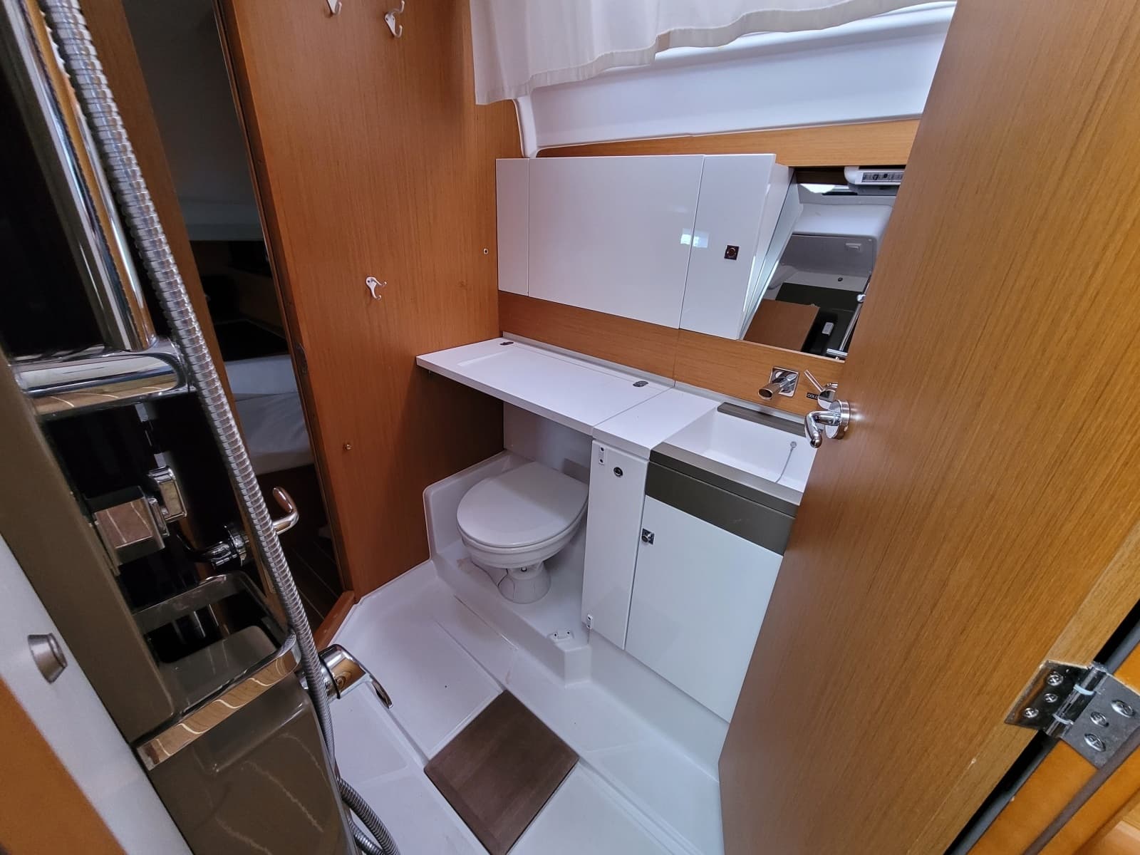 2017 Jeanneau Sun Odyssey 44 DS