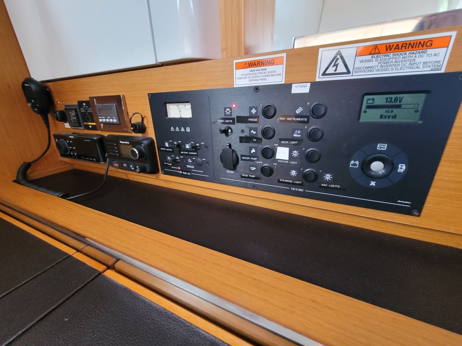 2017 Jeanneau Sun Odyssey 44 DS